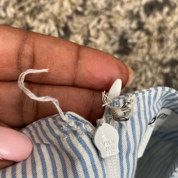 Crown and ivy blue and white pinstripe 100% rayon shorts size 16 4 inch inseam - Picture 5 of 9